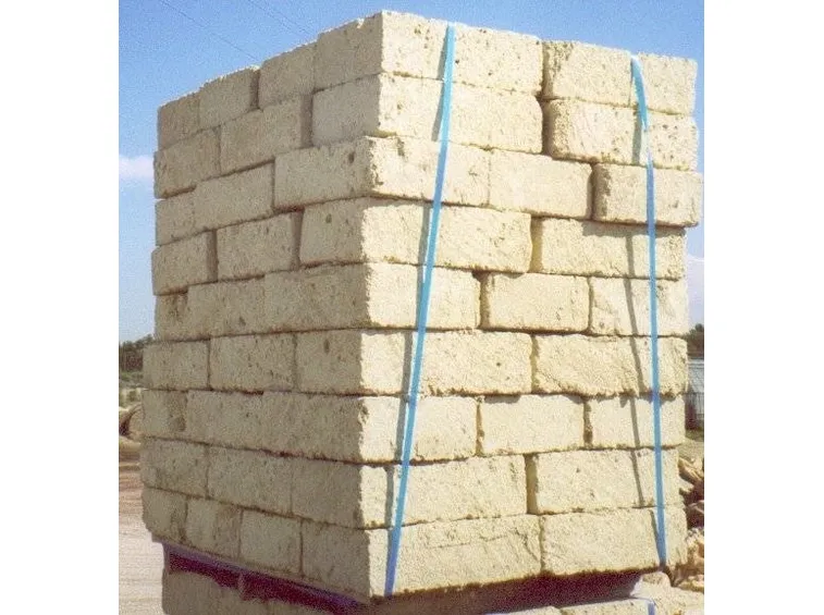  blocchi di tufo