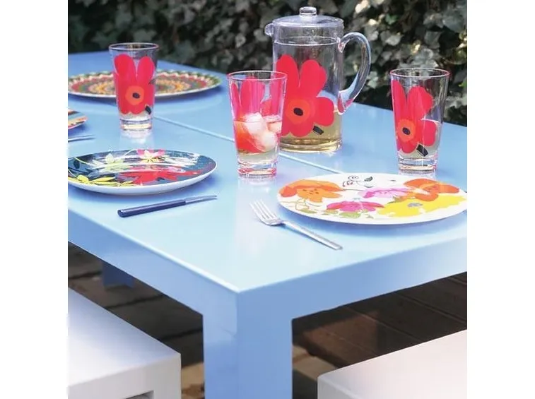 Tavolo in plastica da giardino