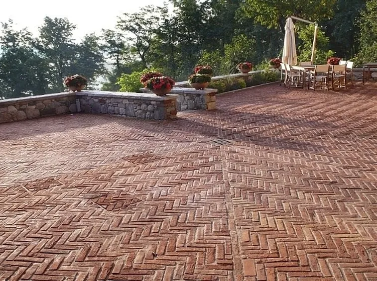 Pavimenti per esterni
