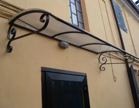 Modello di pensilina in ferro
