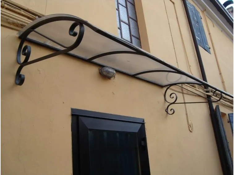 Modello di pensilina in ferro