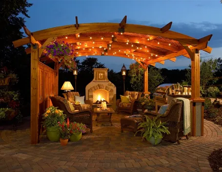 una pergola accogliente e perfettamente arredata