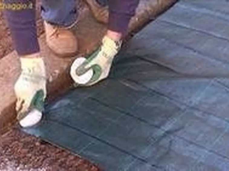 pacciamatura con telo