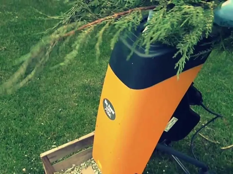 Biotrituratore in azione