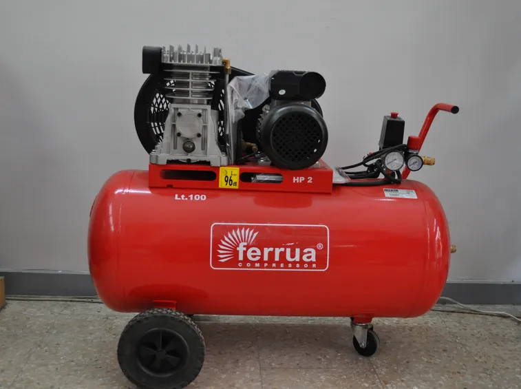 Compressore con portata di 100 litri