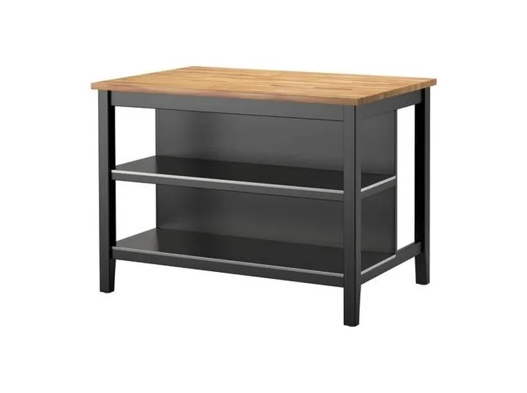 Esempio di banco da lavoro Ikea