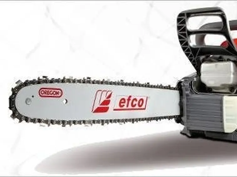 una motosega Efco