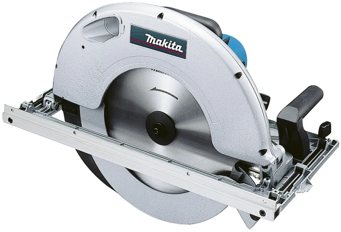 Una sega circolare makita
