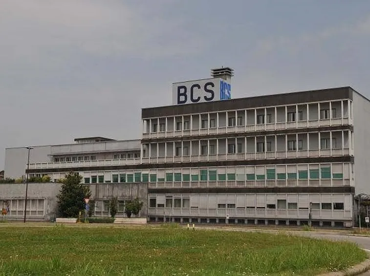 Gli uffici dell'azienda ad Abbiategrasso