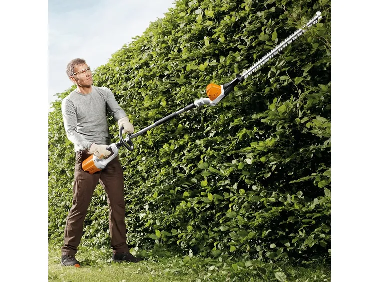 Tagliasiepi Stihl in funzione