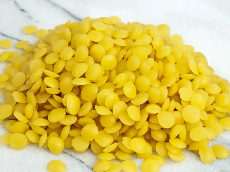 Cera d'api, ingrediente naturale per un'ottima crema idratante viso