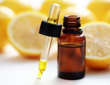 olio essenziale di limone