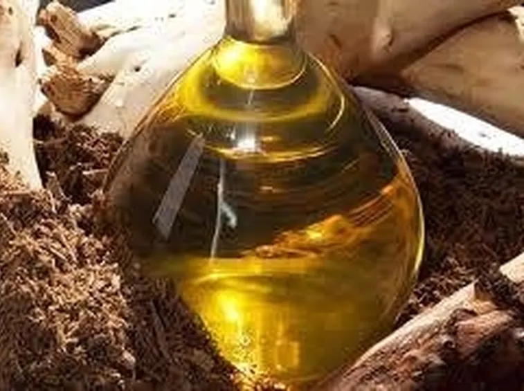 olio essenziale sandalo