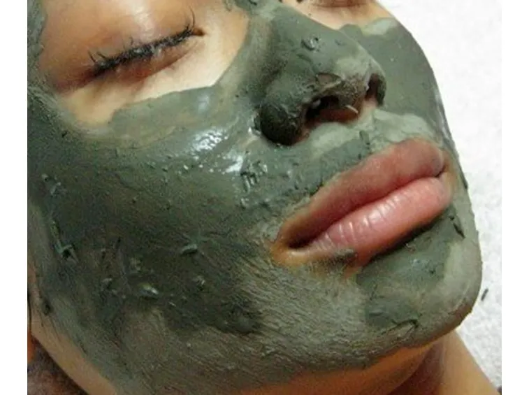 Maschera all'argilla verde ventilata