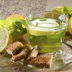 Una tazza di ottima tisana preparata dai monaci buddisti