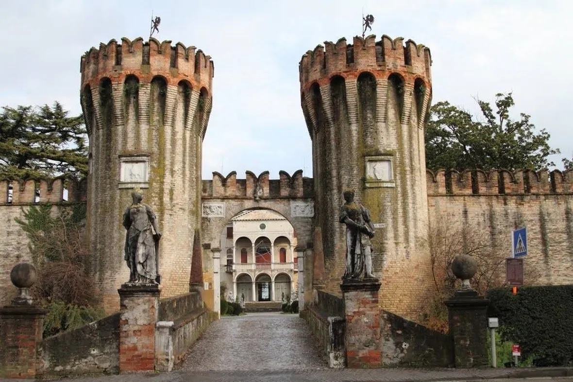 Una Veduta del Castello di Roncade