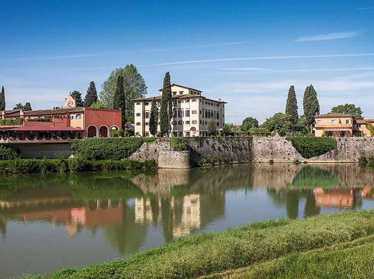 Una veduta di Villa la Massa e dell'Arno