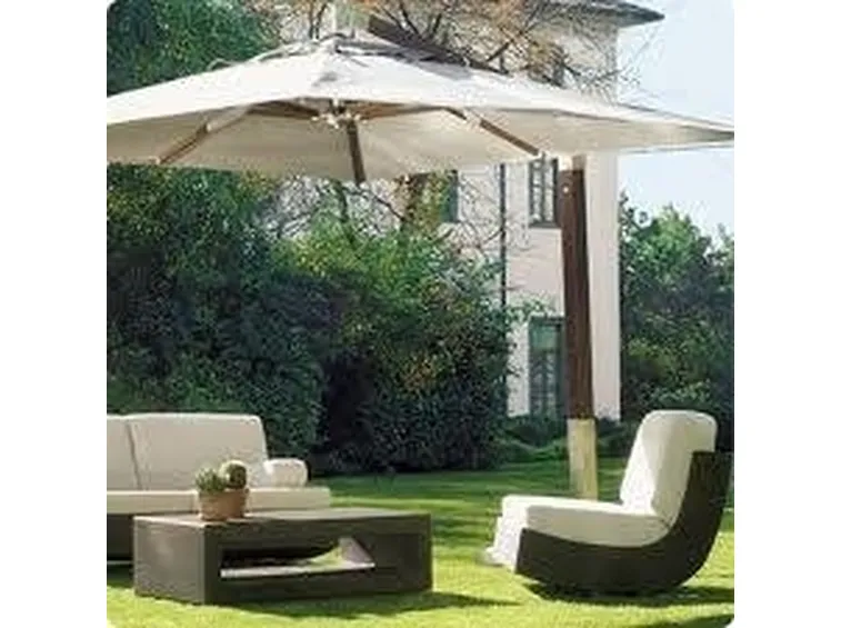 Ombrelloni nel giardino