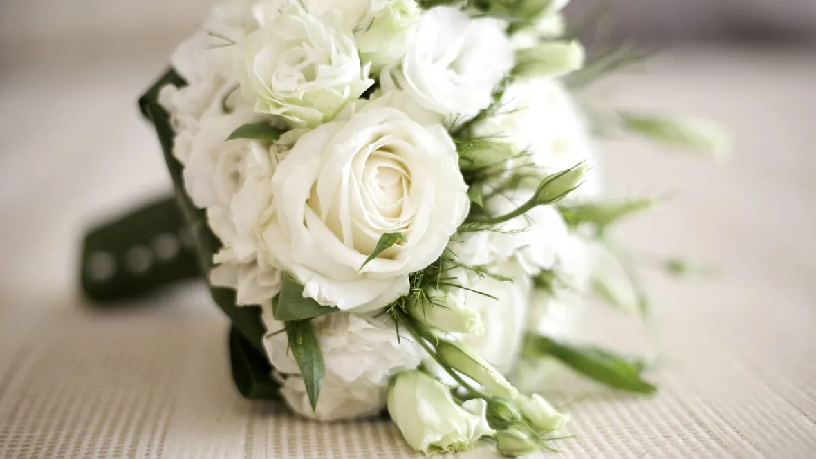 Bouquet da sposa con Lisianthus e Rosa