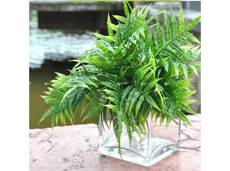 pianta finta in vaso vetro