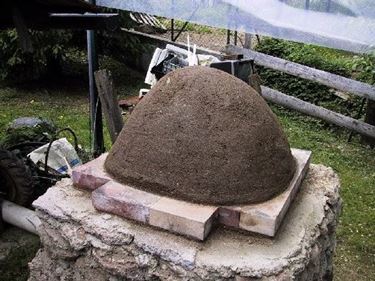 Preparazione per realizzazione forno in argilla