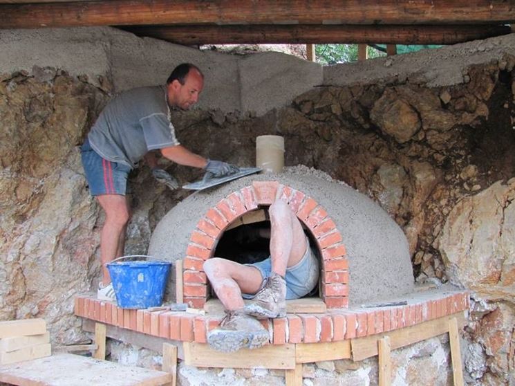 Forno a legna in argilla