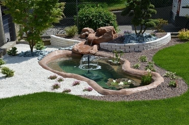 Perché realizzare un laghetto da giardino fontane Giardino con laghetto
