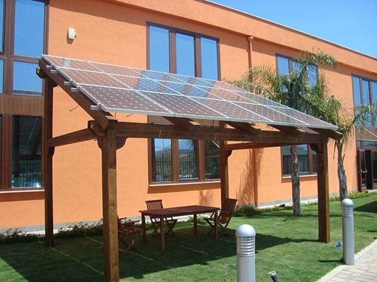 Tettoia fotovoltaica in legno