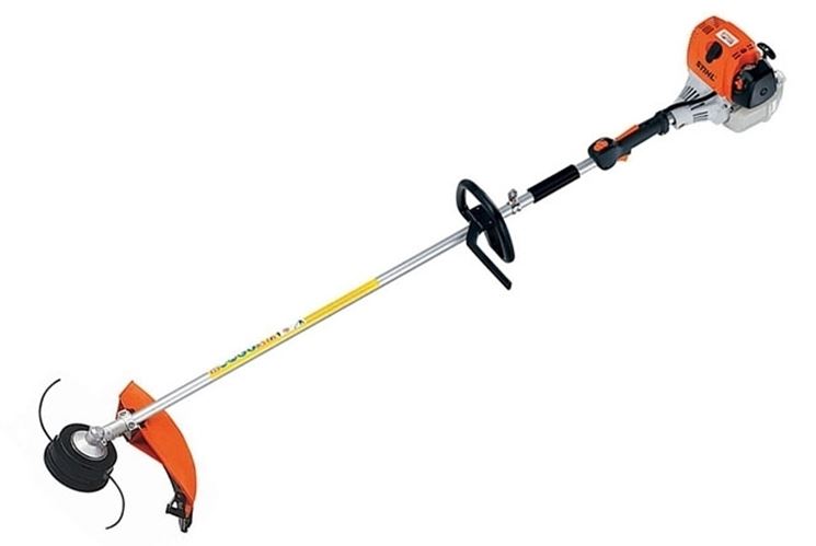 Decespugliatore Stihl con testa rotante avente filo in dotazione.