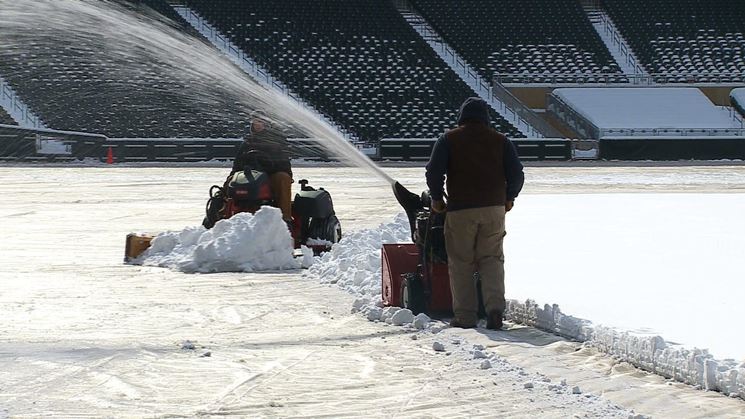 turbine da neve in azione su stadio