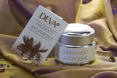 Crema viso antirughe risultato dell'unione di metodo italiano e metodo indiano