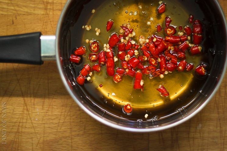 preparare miele peperoncino