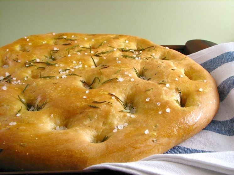 Ottima focaccia cotta al forno con rosmarino