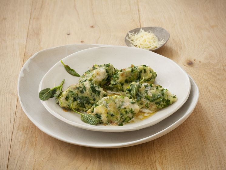 gnocchi con farina di ceci e salvia