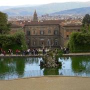Vista di Palazzo Pitti dal giardino di Boboli