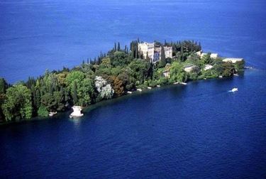 Vista dall'alto dell'isola del Garda