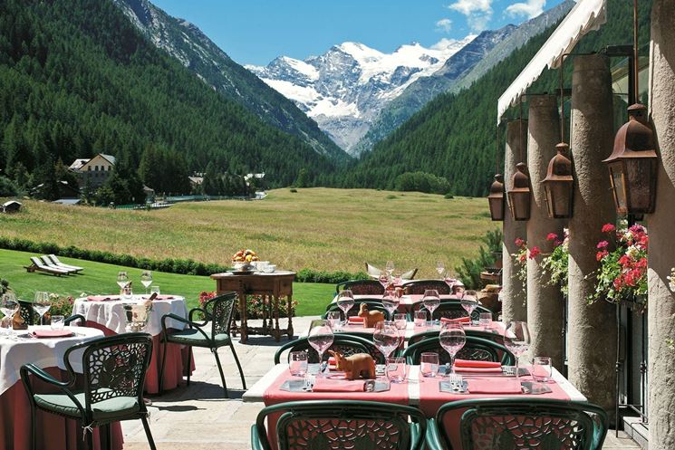 Rifugio nel Parco del Gran Paradiso con vista sul ghiacciaio