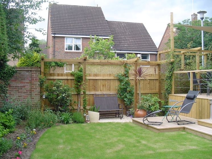 Realizzazione piccoli giardini crea giardino come realizzare ... Arredare giardini piccoli