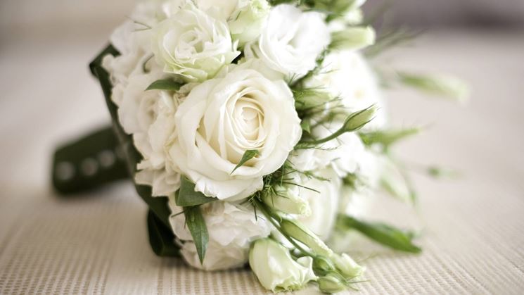 Bouquet da sposa con Lisianthus e Rosa